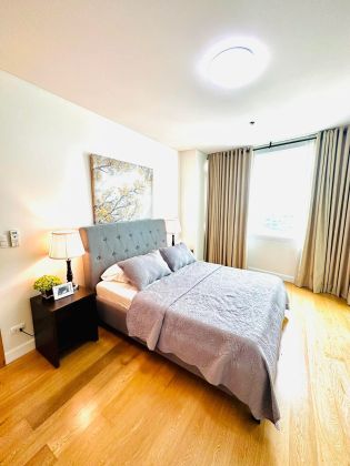 For Lease 1BR Unit in Park Terraces Makati