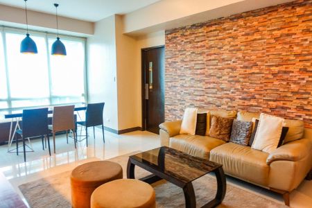 Fully Furnished 2 Bedroom in 8 Forbestown Road Taguig