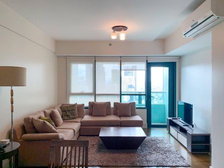 Fully Furnished 2 Bedroom in Edades Tower Rockwell