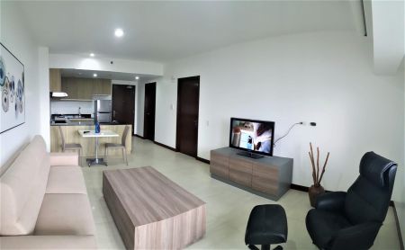 For Rent 1BR with Parking Fully Furnished at The Royalton