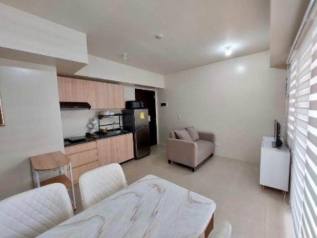 Fully Furnished 1 Bedroom Unit at Avida Towers Sola for Rent