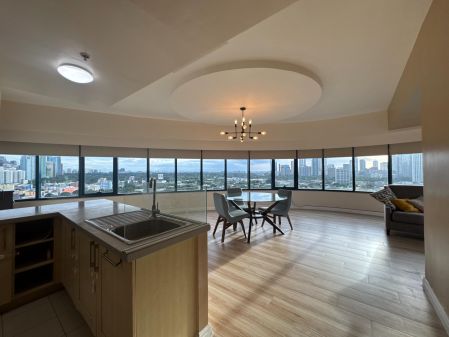 3BR Corner Unit with Panoramic Views at One Rockwell West Tower