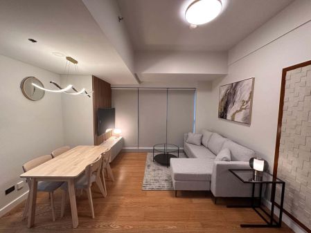 Fully Furnished 2 Bedroom in the Seasons Residences