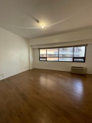 Renovated Studio Low Floor Icon Residences Tower 2