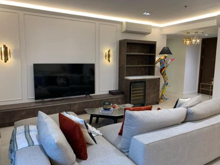 For Rent Lease High End Condo in the Suites 3BR with 2 Parking