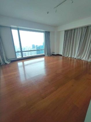 Semi Furnished 3 Bedroom Unit at Horizon Homes at The Fort