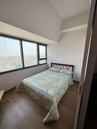 Newly Turned Over 1BR at The Rise Makati