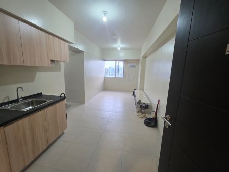For Rent 3BR Semi Furnished Unit at Avida Towers Turf BGC