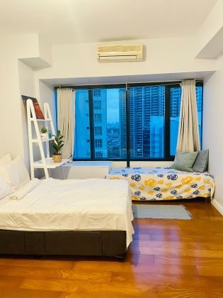 Semi Furnished Studio Unit for Rent at One Rockwell Makati 