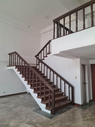 Unfurnished 6 bedrooms  for rent in Washington Tower 