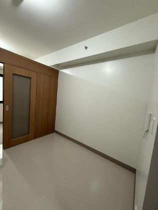 1 Bedroom Semi Furnished for Rent in Glam Residences