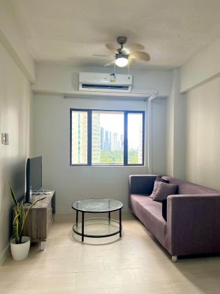 1BR for Rent Forbeswood Heights Tower 1 Bonifacio Global City