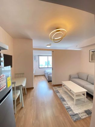 Well Interiored 1BR Unit at The Rise Wes Wing for Lease