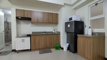 2 Bedroom Unit Fully Furnished Fairlane Residences facing Ortigas