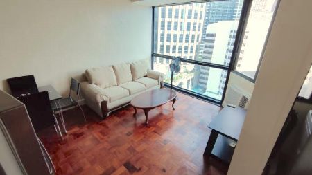 Bright and Airy 1BR Unit with Parking across Enterprise Center