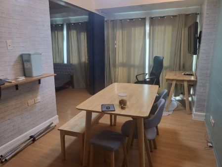 Fully Furnished 1 Bedroom for Rent in Forbeswood Parklane BGC