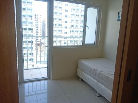 1 Bedroom Semi Furnished unit for Rent in Shell Residences