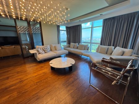 Renovated 3 Bedroom for Lease at Pacific Plaza BGC