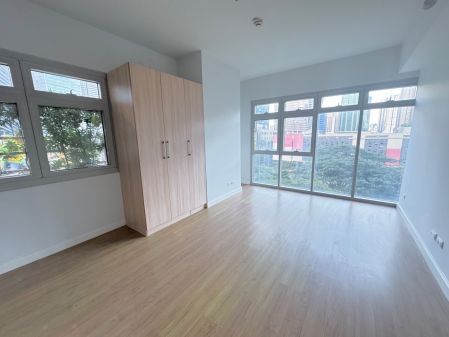 Unfurnished 3 Bedroom Unit at Verve Residences for Rent