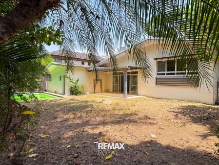 2 Storey House for Rent in Dasmarinas Village