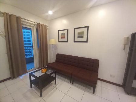 Fully Furnished 1 Bedroom Unit at The Columns Ayala Avenue