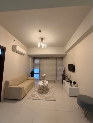 1BR TWO CENTRAL MAKATI FOR RENT