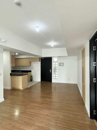 3 Bedroom with Parking at the Veranda Arca South Taguig