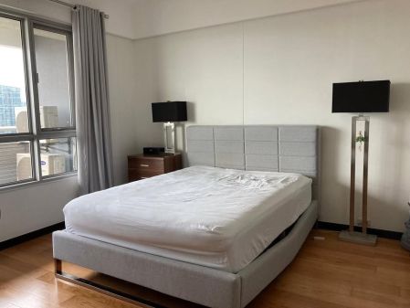 Fully Furnished 1 Bedroom Unit in One Serendra East Tower Bgc