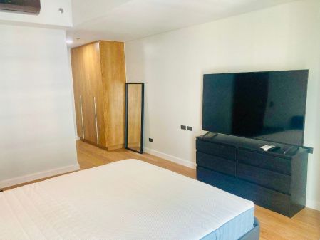 Fully Furnished 1 Bedroom Unit at The Seasons Residences