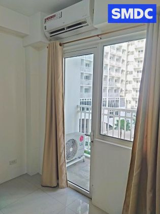1BR Semi Furnished Unit with Balcony for Rent at Shore Residences