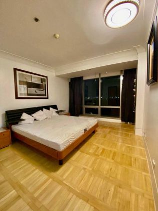 Semi Furnished 2 Bedroom unit in One Mckinley Place BGC