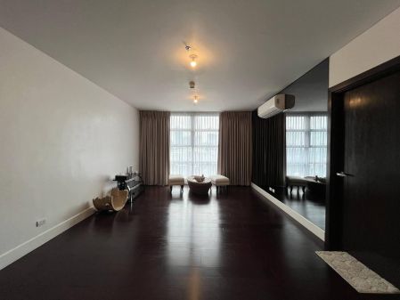 1BR Unfurnished Unit at Garden Towers for Rent