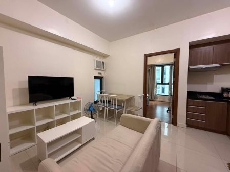 Fully Furnished 1 Bedroom Unit at The Sapphire Bloc for Rent