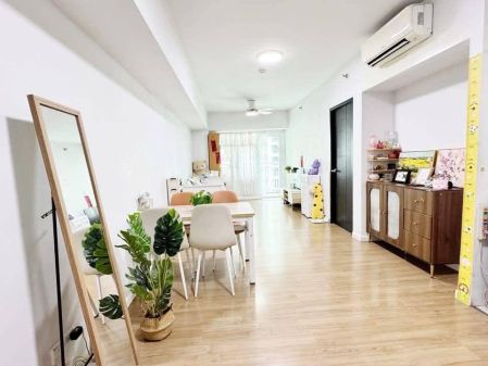 Fully Furnished 1 Bedroom in Two Serendra Meranti for Rent