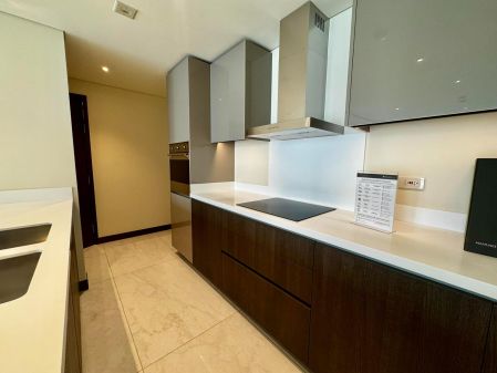 Park Central Towers 2BR FOR lease Paseo de Roxas cor Makati Ave.,