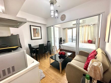 Fully Furnished 1 Bedroom Unit at Acqua Private Residences
