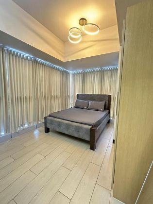 3 Bedroom Furnished For Rent in Uptown Parksuites