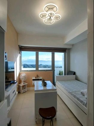 Fully Furnished Studio Unit with Balcony 