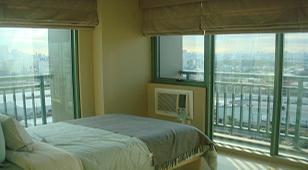 Furnished 2 Bedroom at Soho Central near Megamall Edsa Central