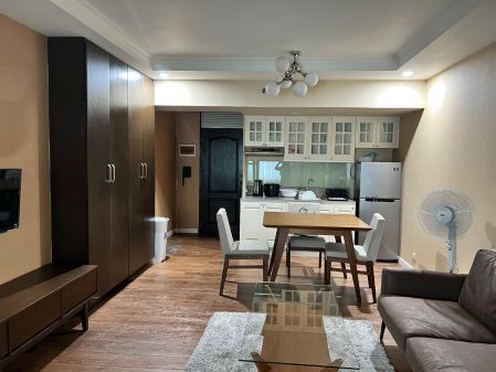 Fully Furnished 1BR for Rent in South Insula Quezon City
