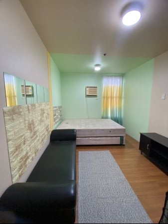 Semi Furnished Studio Unit at Hampton Gardens for Rent