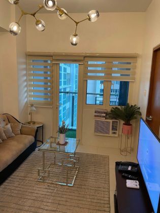 Fully Furnished 1 Bedroom with Balcony in BGC North
