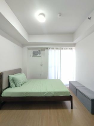 High Floor 1BR for Lease at the Celandine Qc with Resort View 18K