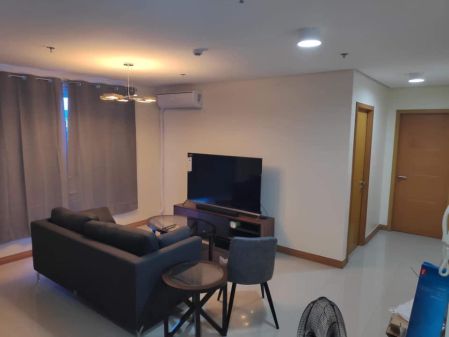 2 Bedroom for Rent in Trion Towers BGC