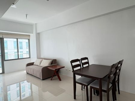 1Bedroom Condo Unit For Rent
