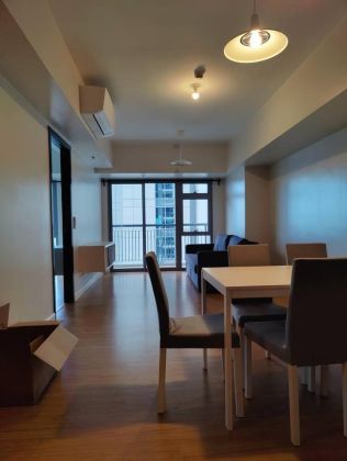 1BR in Park Triangle Residences