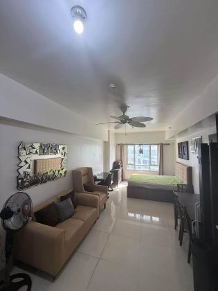 Senta Studio 38 sqm 23rd with Parking Fully Furnished