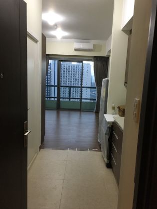 Semi Furnished Studio Unit at Shang Salcedo Place for Rent