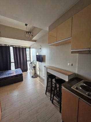 Studio Furnished for Rent at One Eastwood Avenue