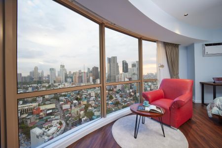 1BR Premiere with Million Dollar View at Novotel Suites